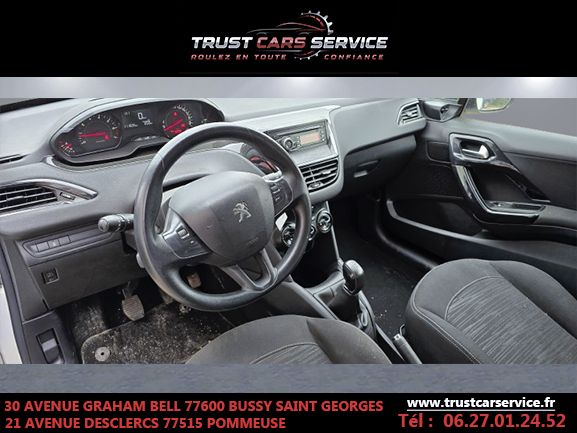 PEUGEOT 208 2013
