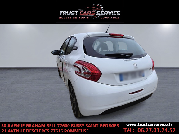 PEUGEOT 208 2013