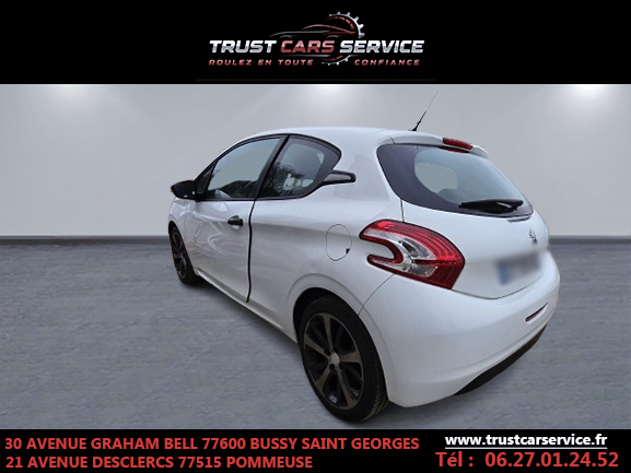 PEUGEOT 208 2013