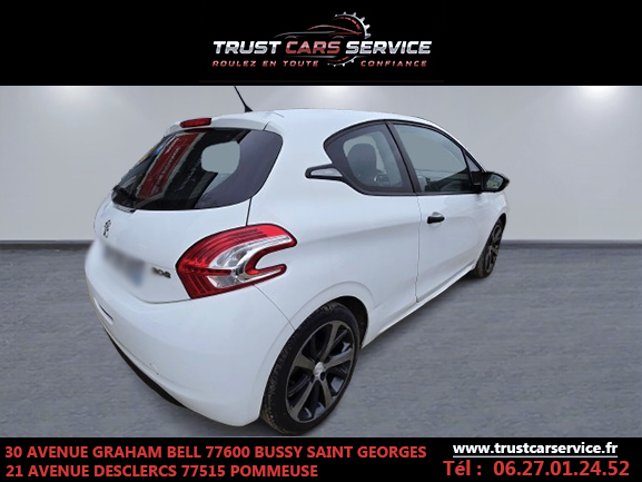 PEUGEOT 208 2013